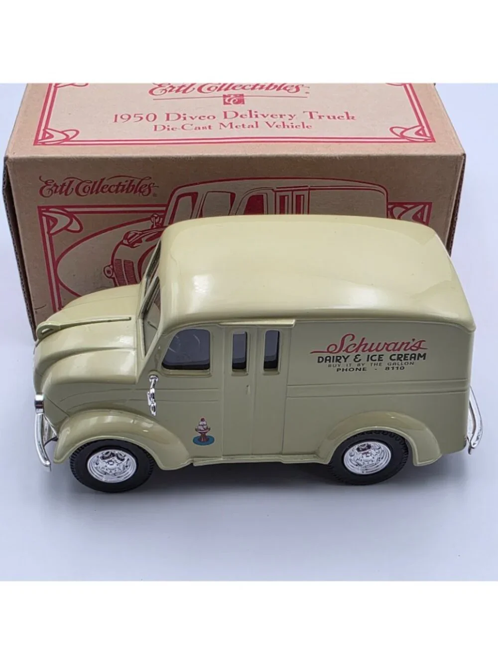 Ertl Collectibles 1950 Divco Delivery Truck Schwan's Dairy Ice Cream w Box 2000